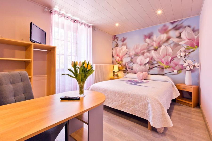 Chilly-sur-Salins Le P'Tit Bonheur Bed & Breakfast エクステリア 写真