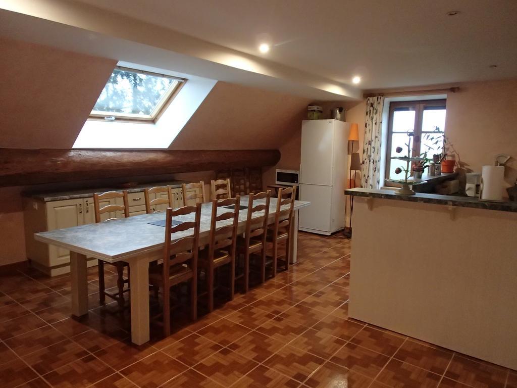 Chilly-sur-Salins Le P'Tit Bonheur Bed & Breakfast エクステリア 写真
