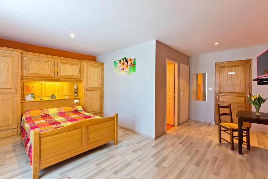 Chilly-sur-Salins Le P'Tit Bonheur Bed & Breakfast エクステリア 写真