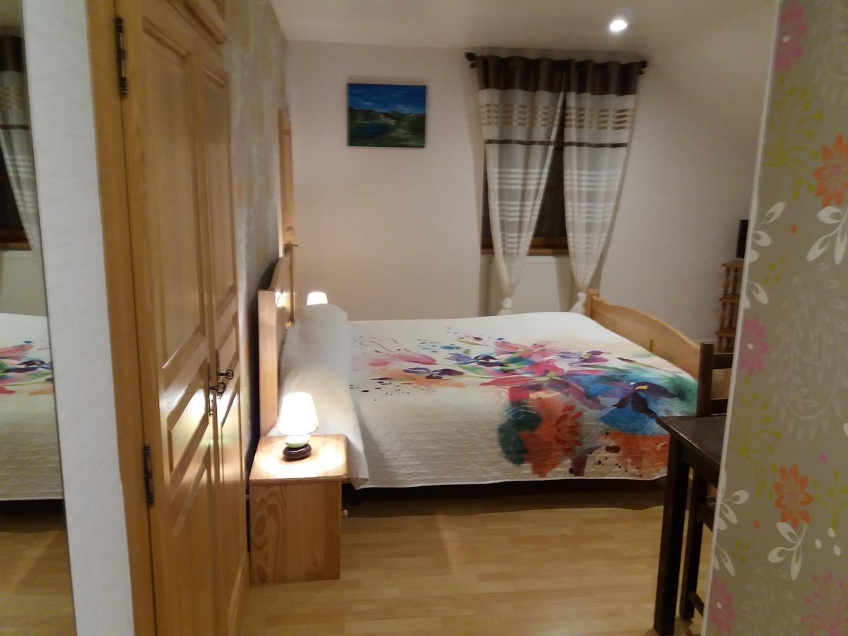 Chilly-sur-Salins Le P'Tit Bonheur Bed & Breakfast エクステリア 写真
